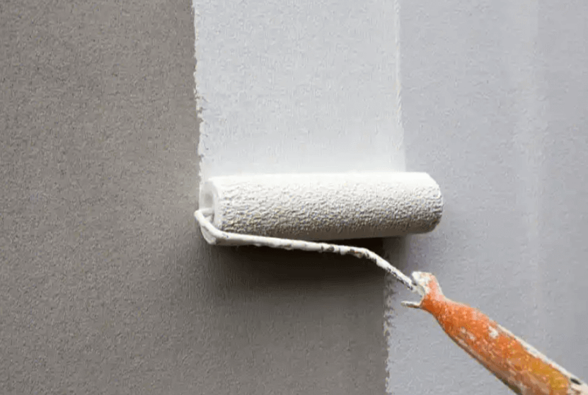 （使用膩子粉后的涂刷）